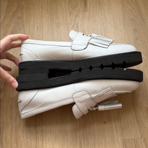 Stuart Weitzman Mila Tassel-Detailed Loafers– Women’s 9.5 - Picture 8 of 11